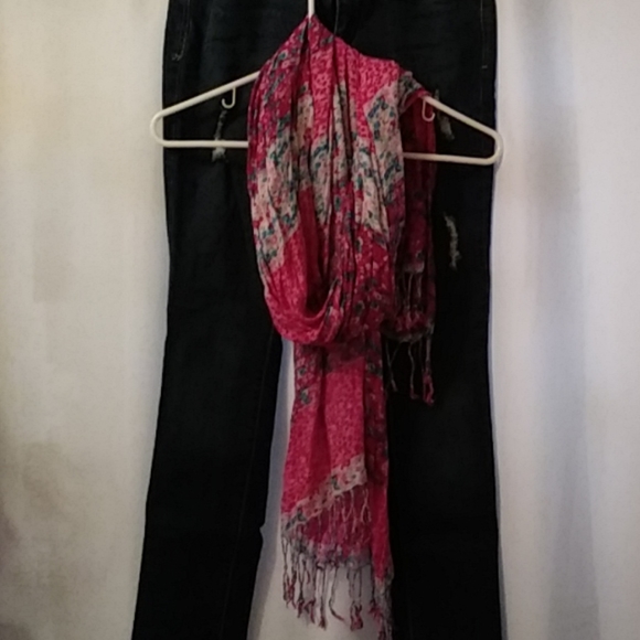 Scarf - Picture 2 of 4